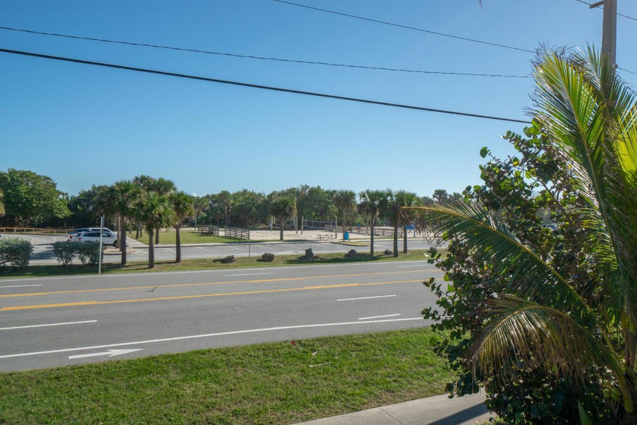 Beachside Serenity Escape - Private 3Br And 2Ba, Dog Friendly Duplex Oasis, Steps To Shore! Melbourne Exteriör bild